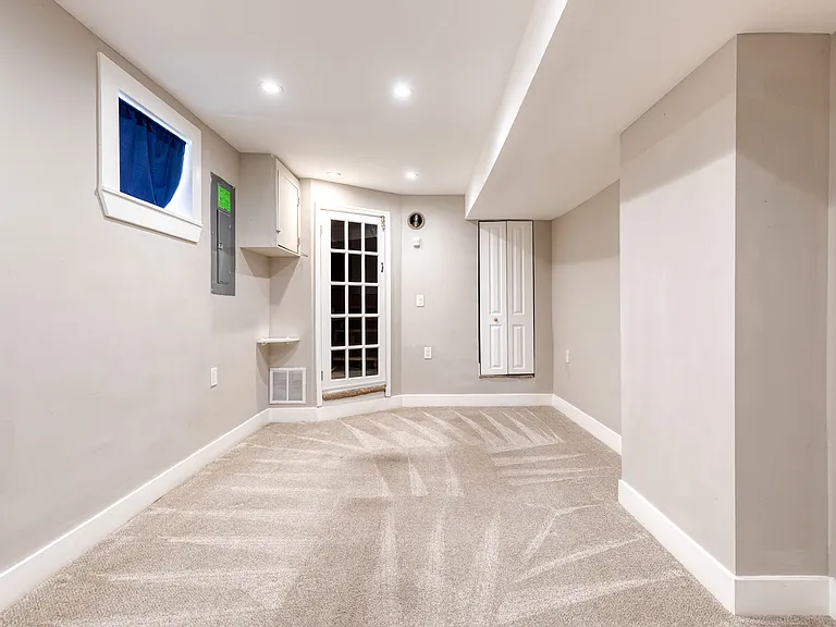 734 S Robinson St — Photo 15