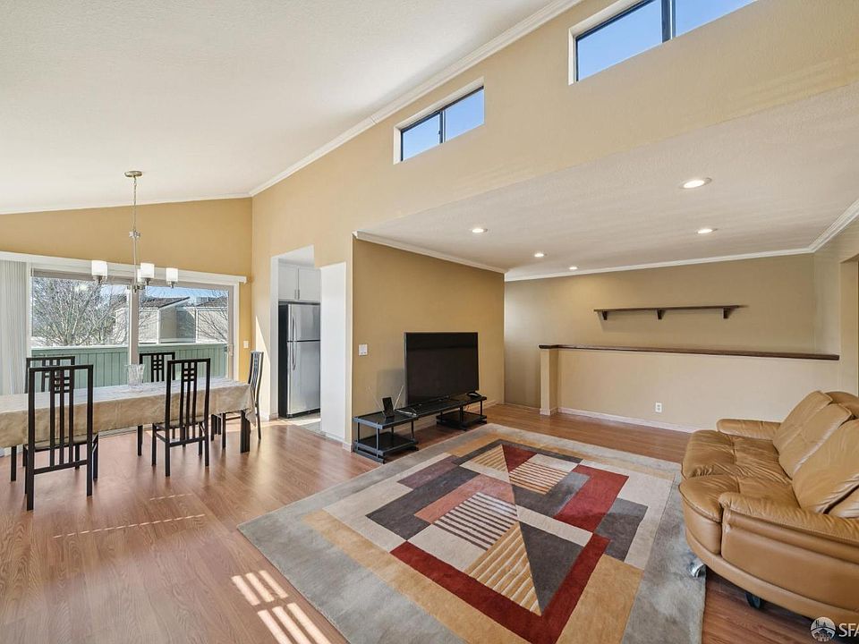 1st image of 310 Atlas Dr APT 1