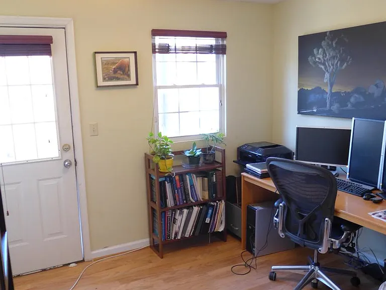 512 S Montford Ave — Photo 6
