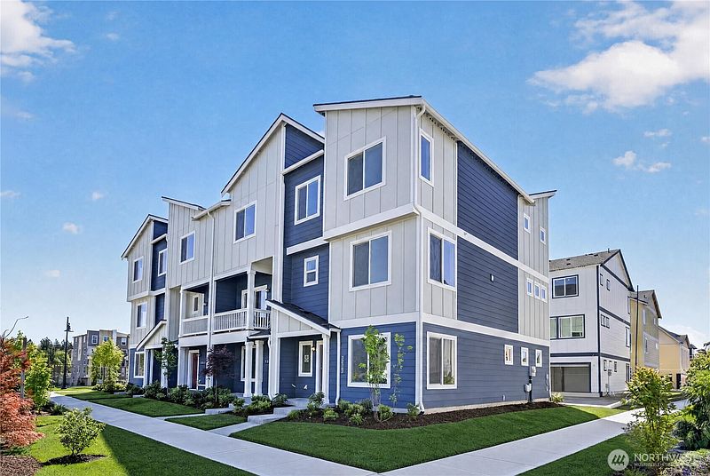 2nd image of 34076 Emerald Ridge Avenue SE