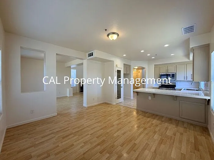 1159 Cobblestone St — Photo 7