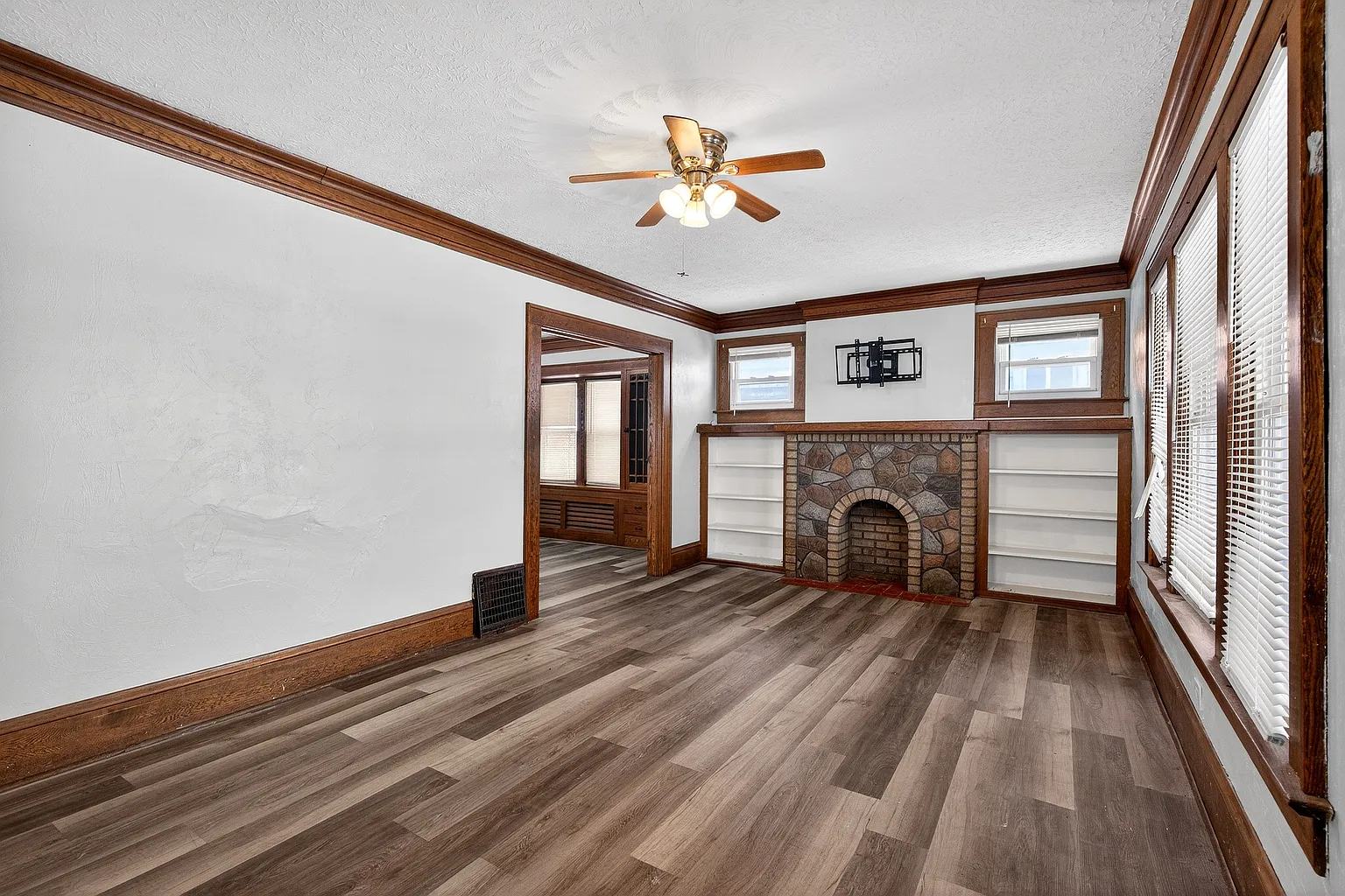 1446 Hillside Ter photo 1