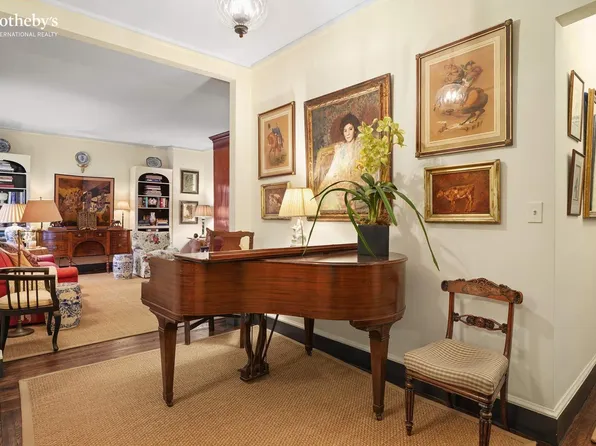 550 Park Avenue image 1 of 10