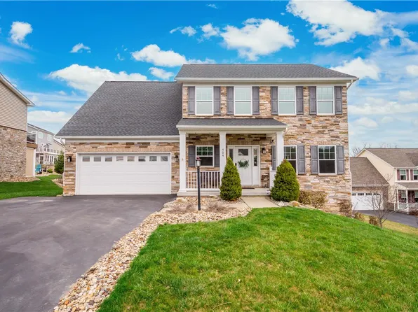 404 Valley View Ct, Washington, PA 15301