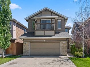 77 NE Auburn Glen Cmn SE, Calgary, AB T3M0N2