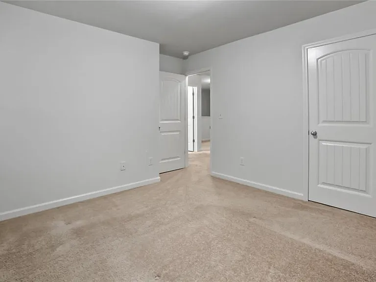 206 Britt Dr S — Photo 19