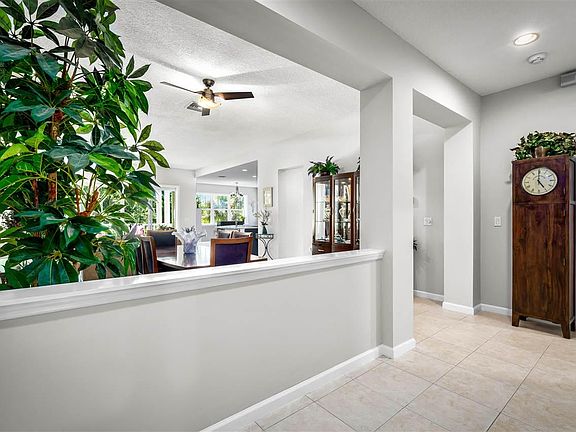 5th image of 129 Sea Grove Main St Unit 202