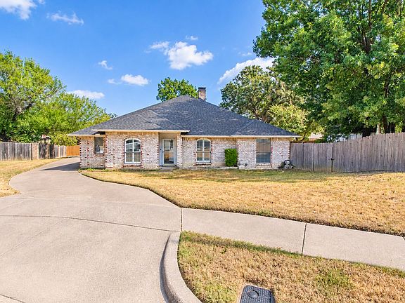 5th image of 301 Morrison Ct