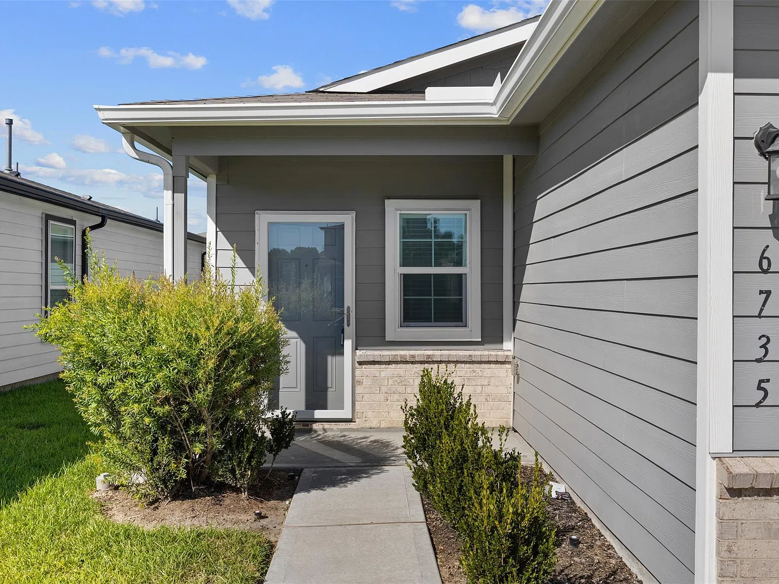 3 bed, 2.0 bath, 1504 sqft, $2,200 — Photo 3