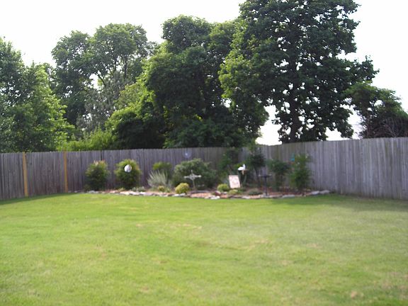 4th image of 1201 SE Phoenix St