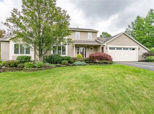 4 Hawkes Trl, Webster, NY 14580