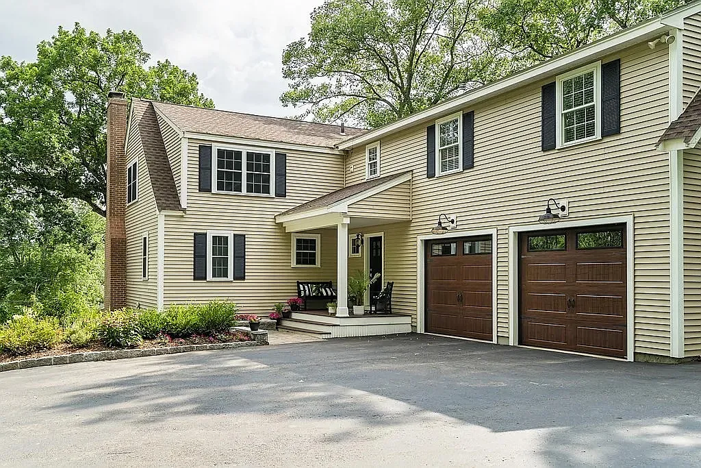 4 bed, 3139 sqft, $6,950 — Photo 1
