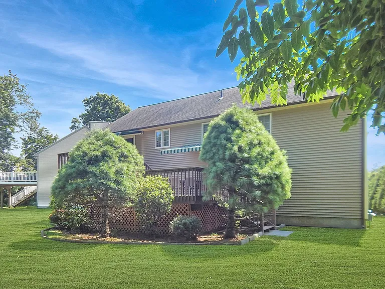 8 Hattie Ln — Photo 15