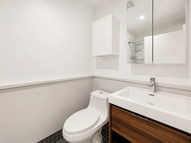 562A Morgan Ave #1 — Photo 8