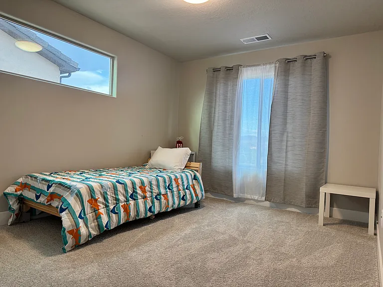 456 N 480 W — Photo 33