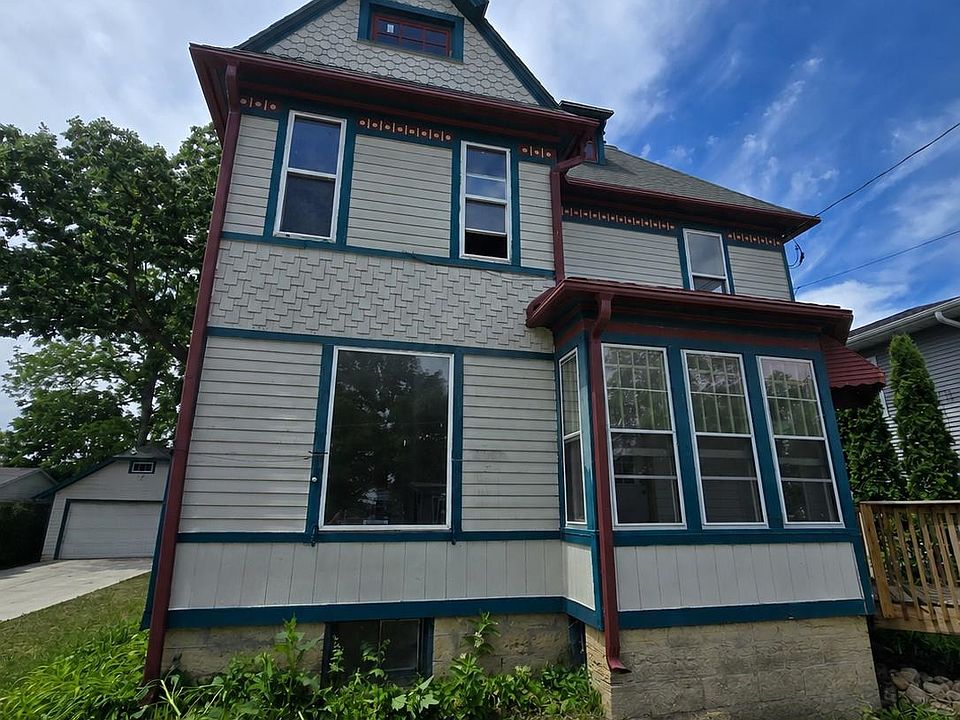 1st image of 206 Linn St