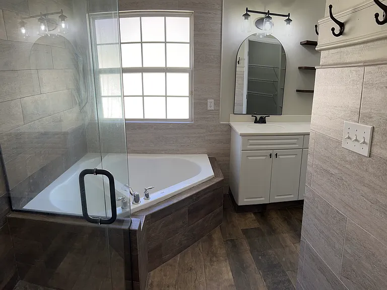 8392 Ivy Brook Ln — Photo 4