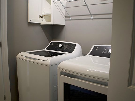 5th image of 404 Hunters Cir #A