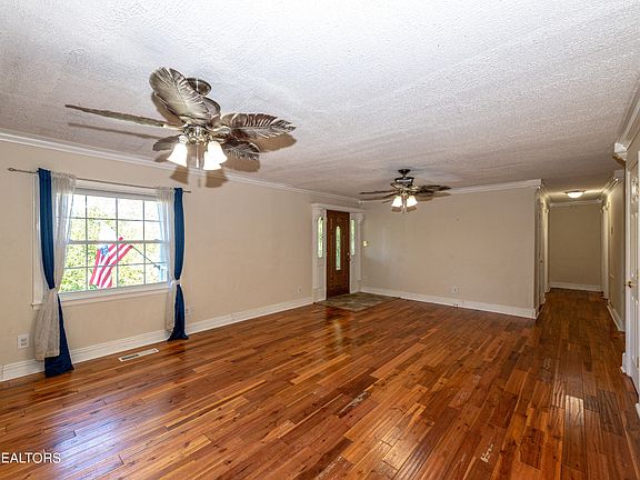 5th image of 308 W Beaver Creek Dr