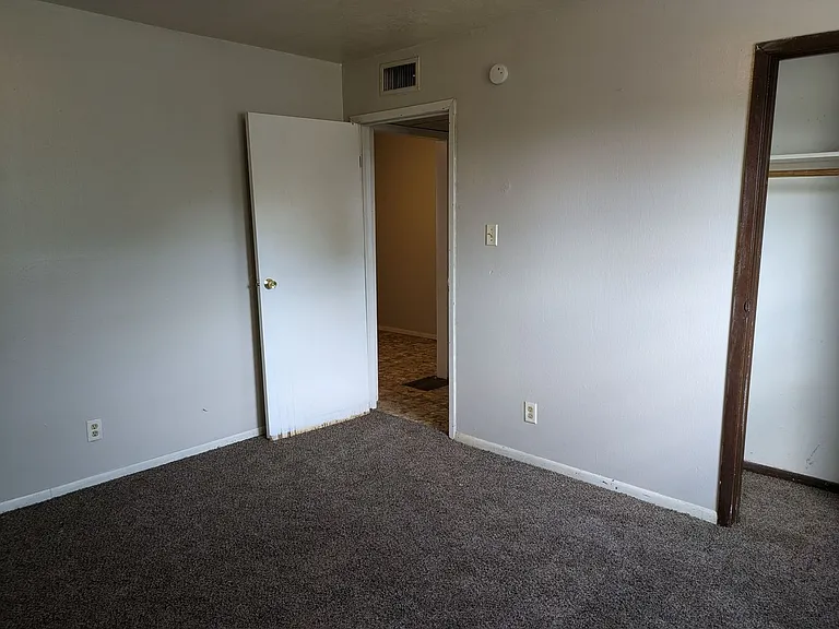 650 W Florida Ave — Photo 6