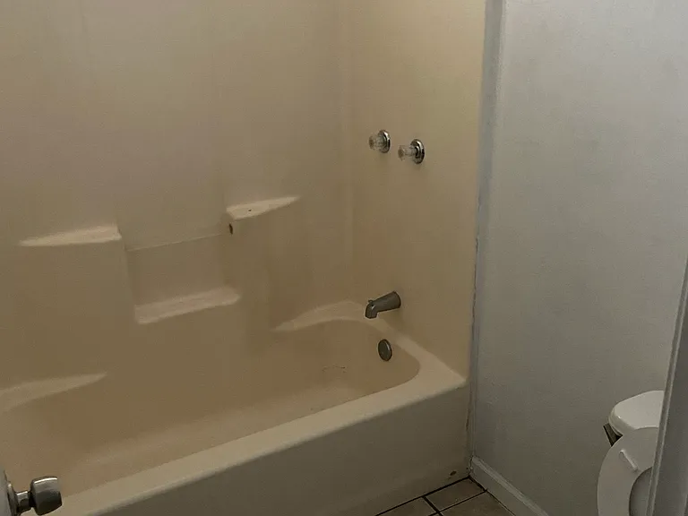204 Bowers St — Photo 13