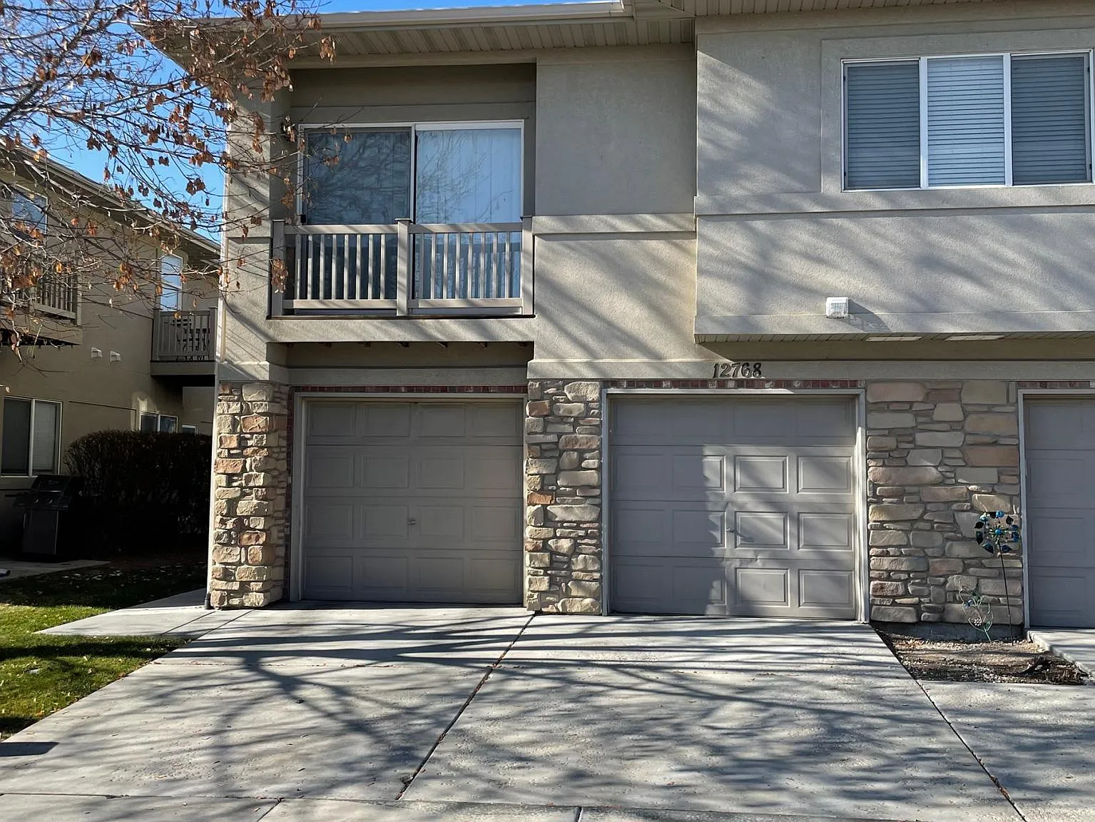 3 bed, 2.5 bath, 1388 sqft, $2,100 — Photo 1