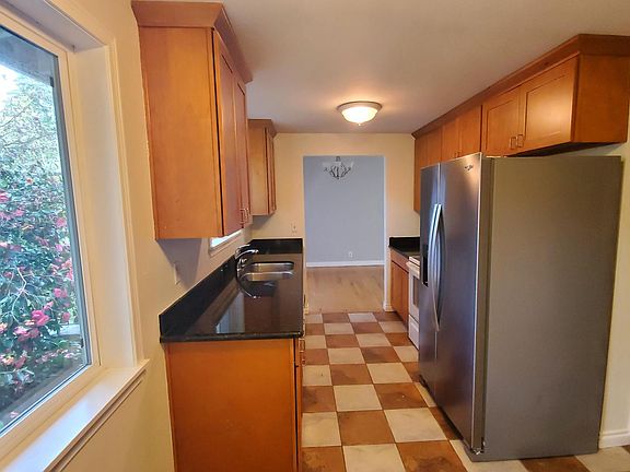 5th image of 1115 NE 147th St