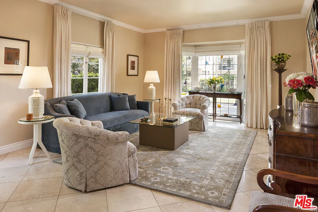 2 bed, 2.5 bath, 1250 sqft, $7,200 — Photo 3