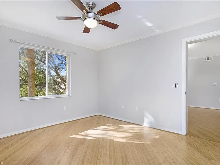 8271 Key Royal Cir #924 — Photo 21