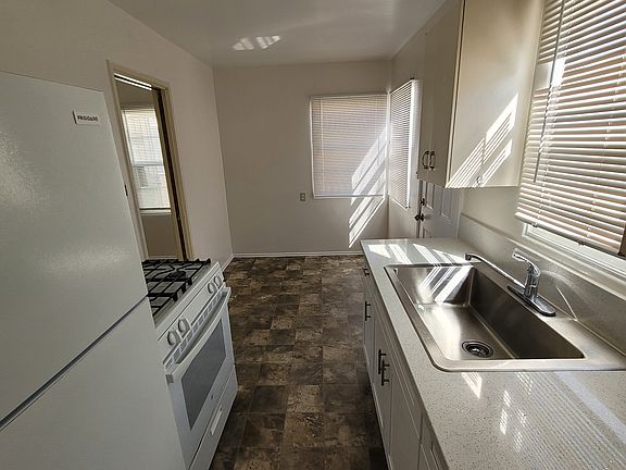 4th image of 4290-4294 Poplar St #4292-A