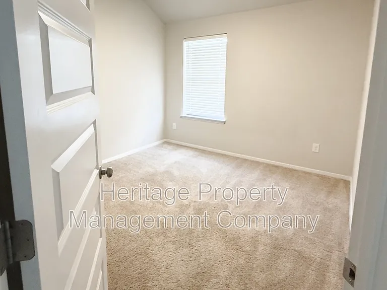 139 Lyndon Dr — Photo 21