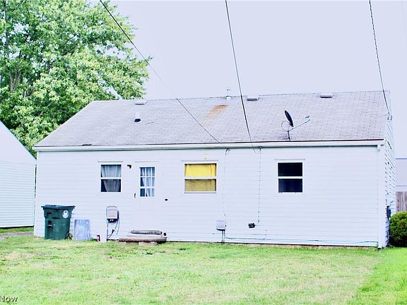 5th image of 1917 Bollinger Ave NE