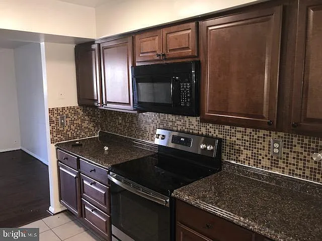 4305 Dana St — Photo 3