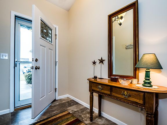 4th image of 454 Symphony Cir