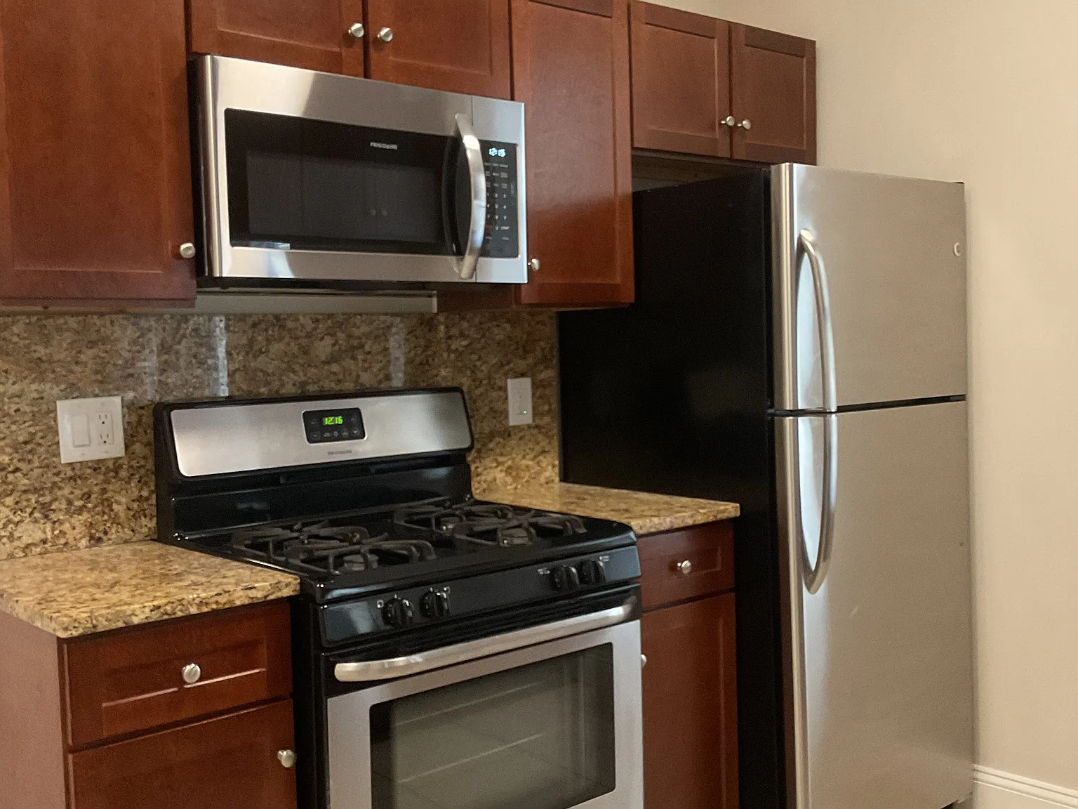 2 bed, 625 sqft, $2,295 — Photo 1