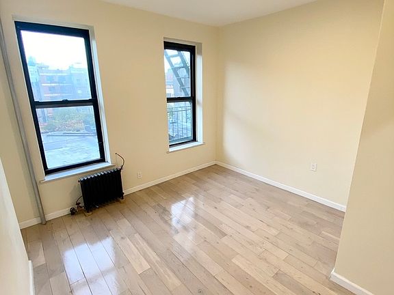 2nd image of 46 Eldridge St APT 16