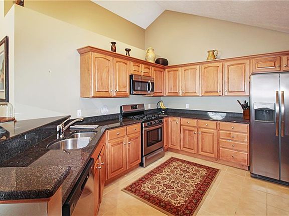 2nd image of 2840 Canterbury Cir #14-D
