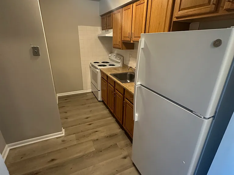313 E Jefferson St #11A — Photo 5