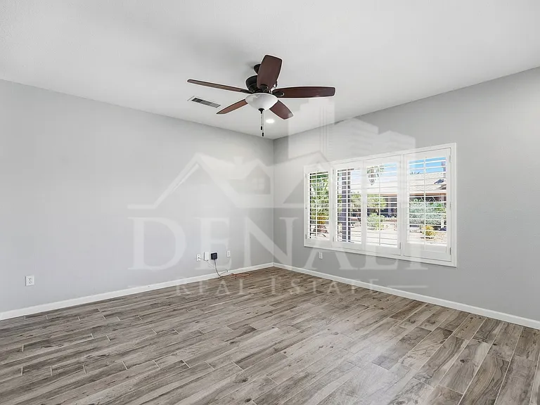 16536 W Rock Springs Ln — Photo 11