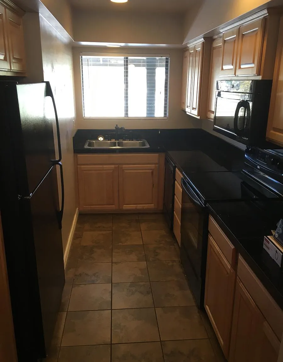 3200 S Litzler Drive — Photo 2