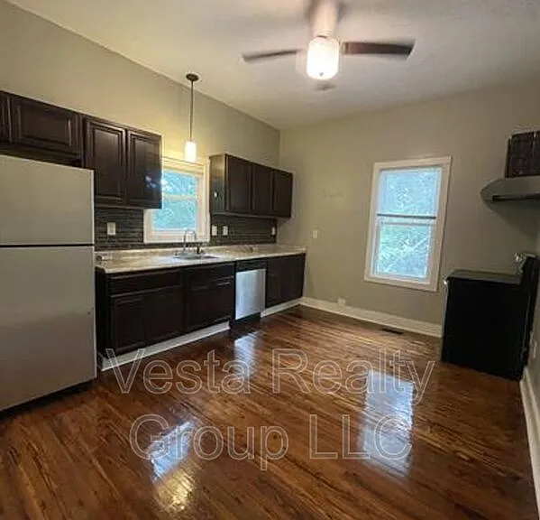 7 Emory St — Photo 6