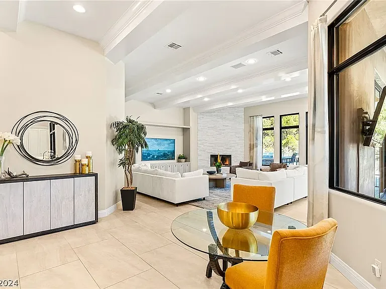 18 Castle Oaks Ct — Photo 5