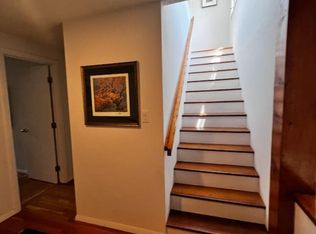 35 Nonquitt Ave, Dartmouth, MA 02748