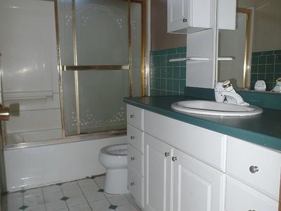2nd image of 179 Deane St
