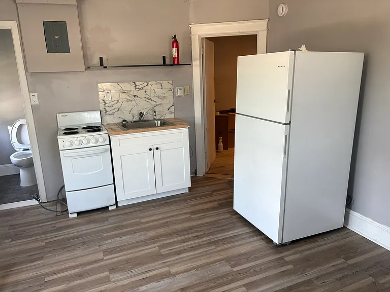 141 Washington Ave #4 — Photo 3