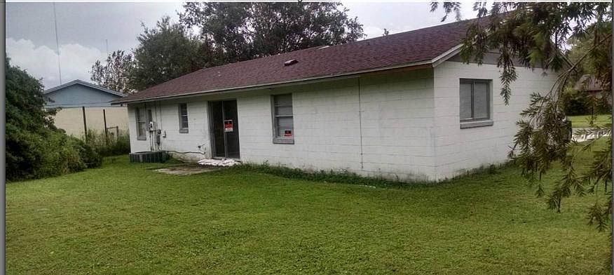 2nd image of 4225 Chateau Rd