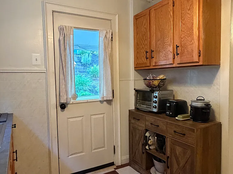 2424 Starkamp St — Photo 9