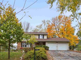705 Fairway Ln SE, Iowa City, IA 52240