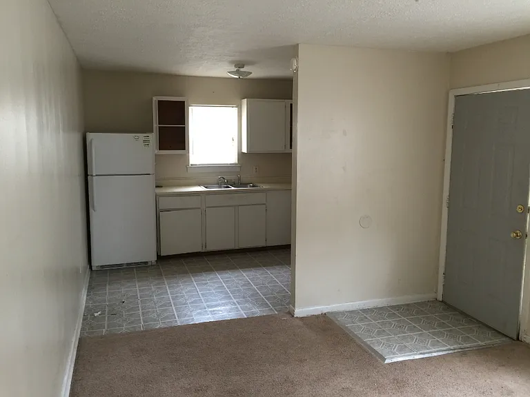 162-08 LVR to Kitchen_09092018