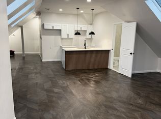 2575 Scranton Rd #5, Cleveland, OH 44113